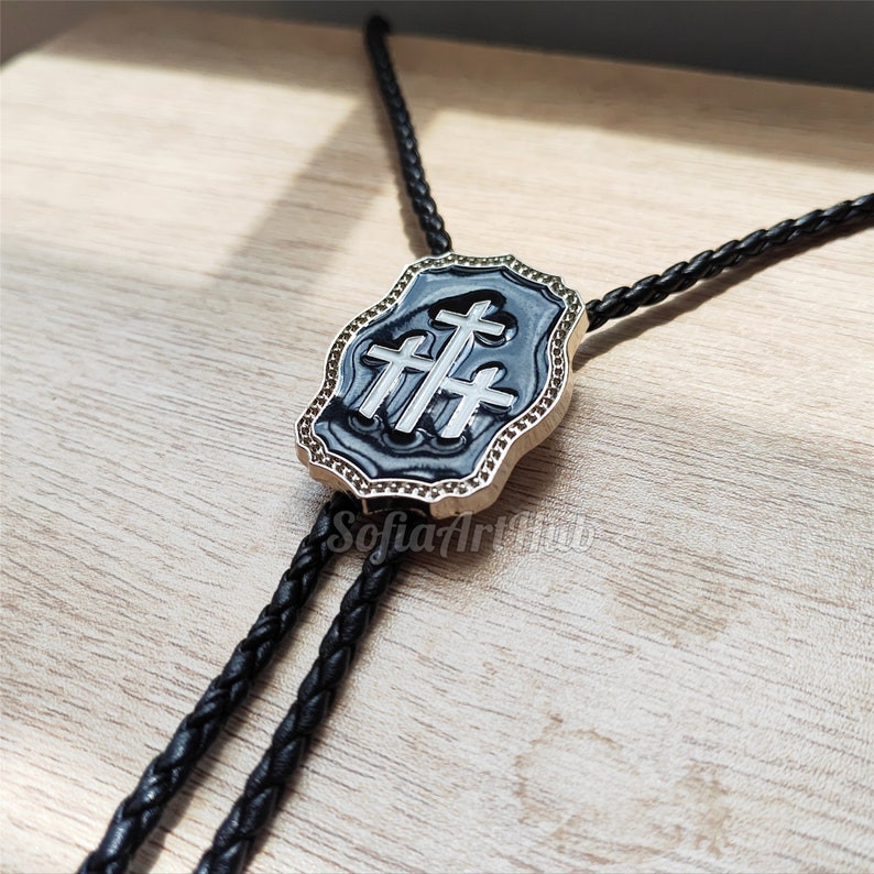 Grave Cross Bolo Tie: Silver