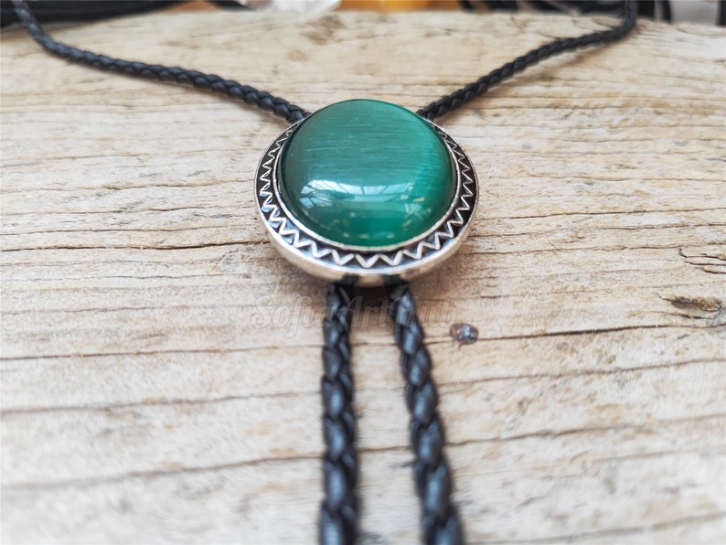 Dark Green Jade Bolo Tie: Western Cowboy Silver-Plated Necktie