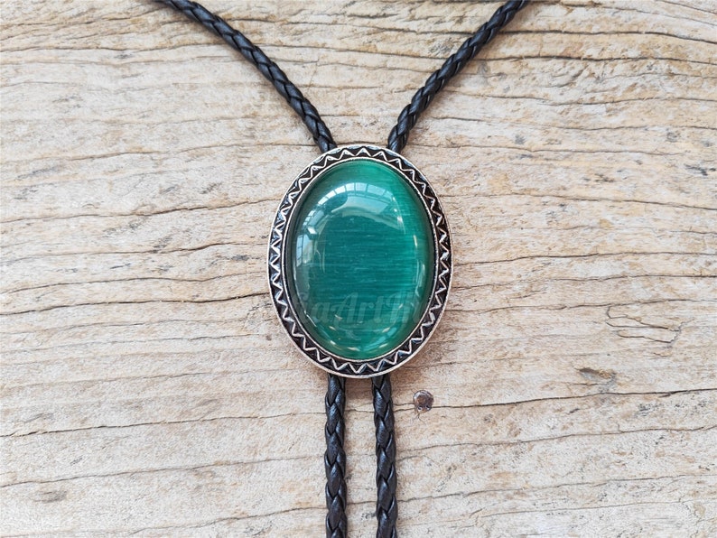 Dark Green Jade Bolo Tie: Western Cowboy Silver-Plated Necktie