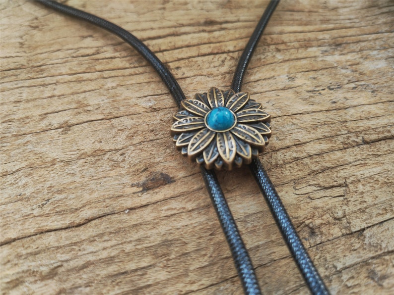 Turquoise Flower Bolo Tie: Copper Western Cowboy Necktie