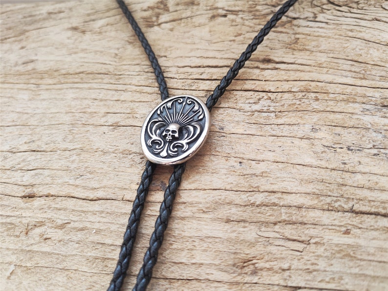 Skull Flower Bolo Tie: Silver
