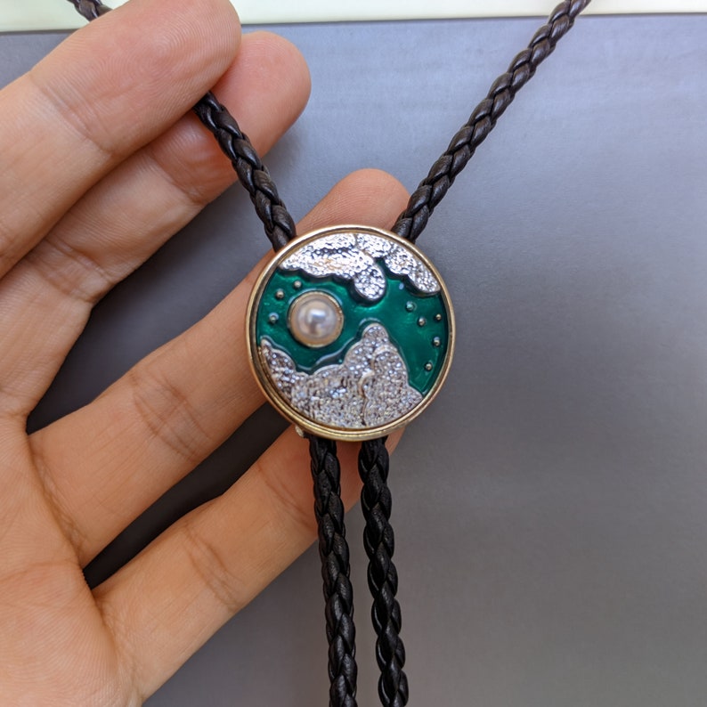 Mountain Pearl Bolo Tie