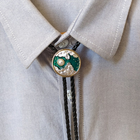 Mountain Pearl Bolo Tie