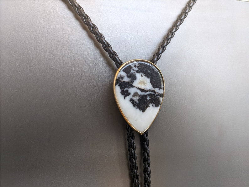 Rock Face Bolo Tie: Western Cowboy PU Leather Necklace