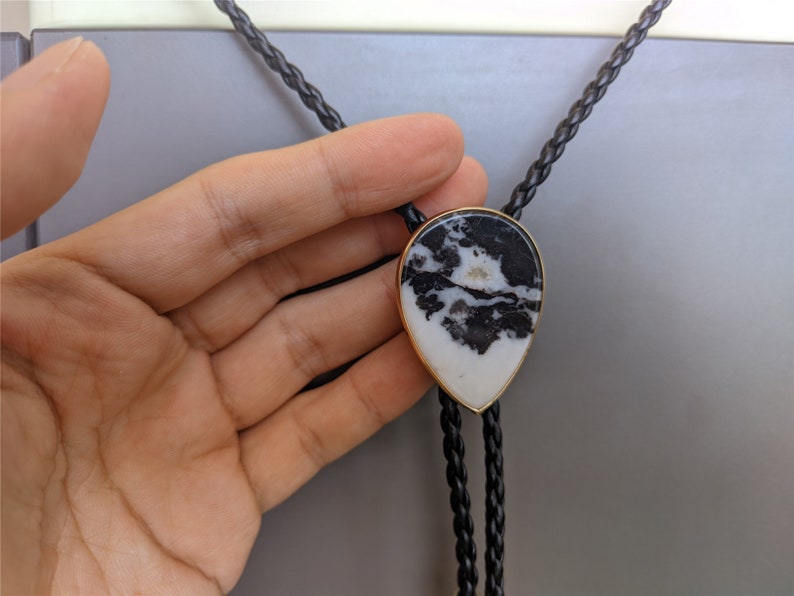 Rock Face Bolo Tie: Western Cowboy PU Leather Necklace