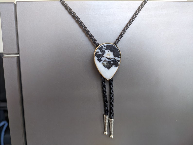 Rock Face Bolo Tie: Western Cowboy PU Leather Necklace