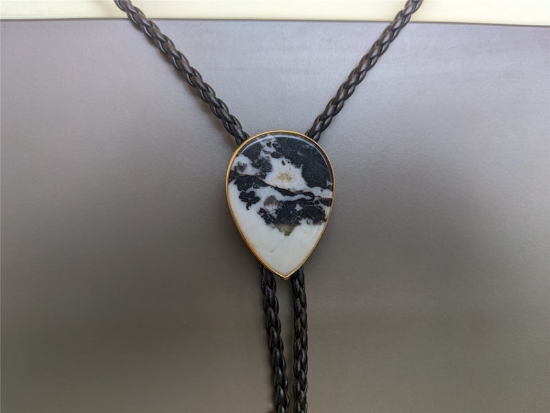 Rock Face Bolo Tie: Western Cowboy PU Leather Necklace