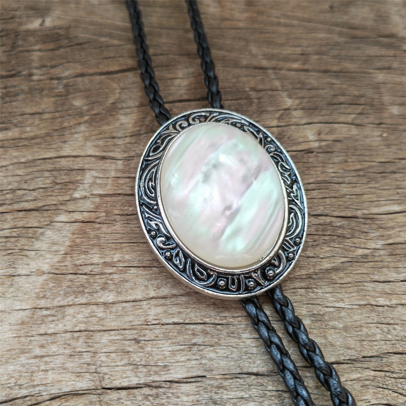 Mother of Pearl Shell Bolo Tie: Silver