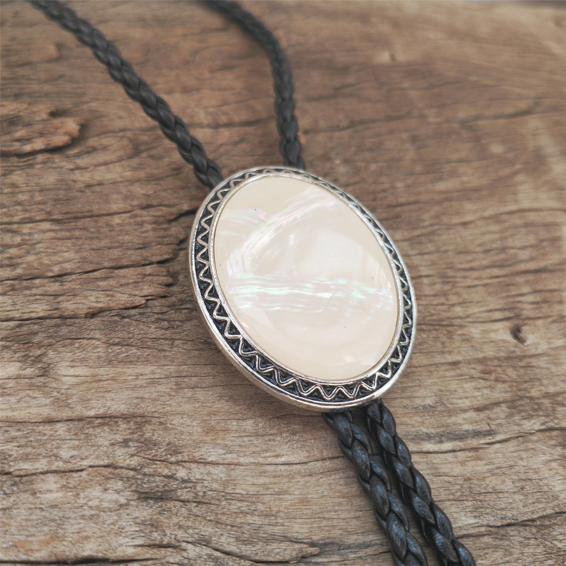 Mother of Pearl Shell Bolo Tie