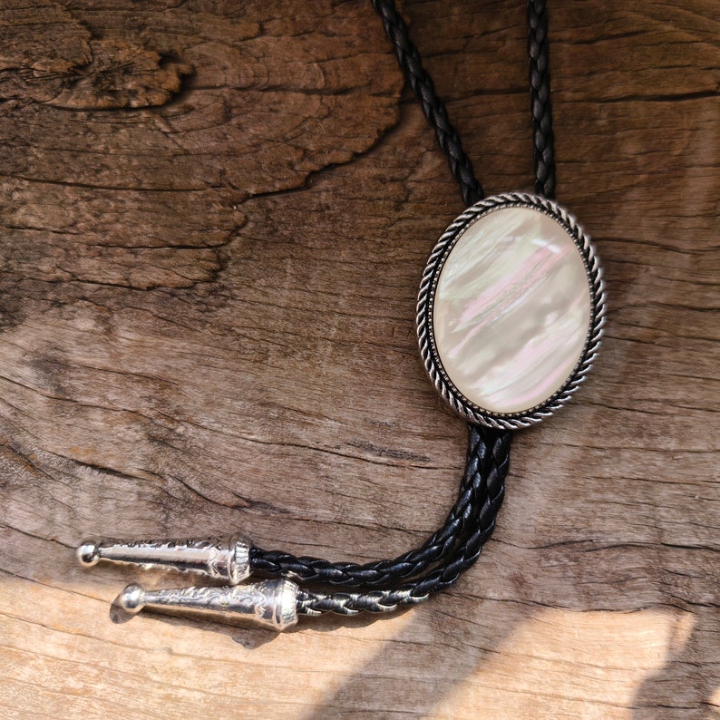 Mother of Pearl Shell Bolo Tie