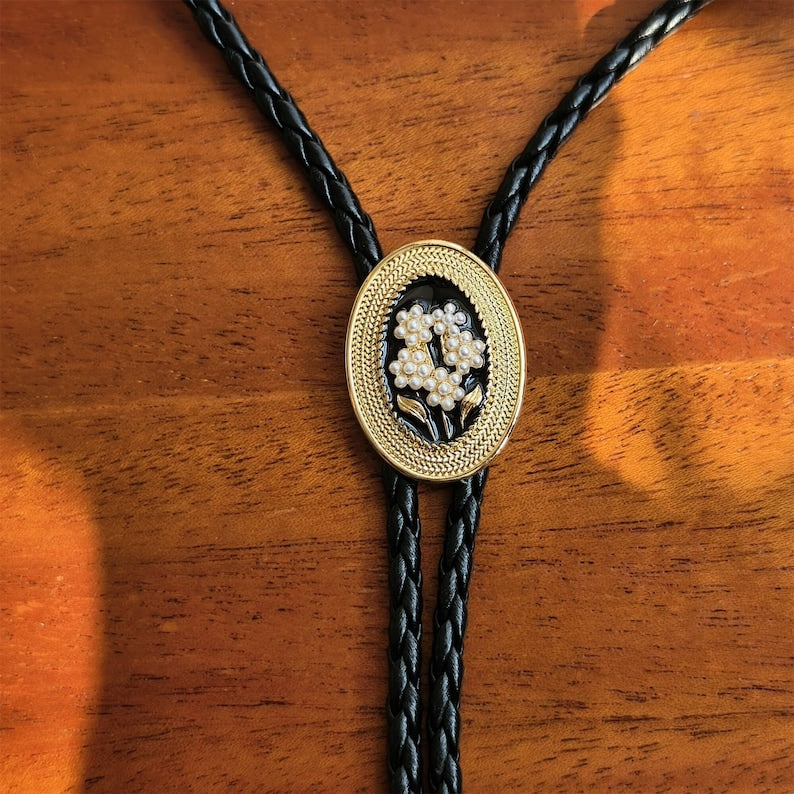 Small Pearl Flower Bolo Tie