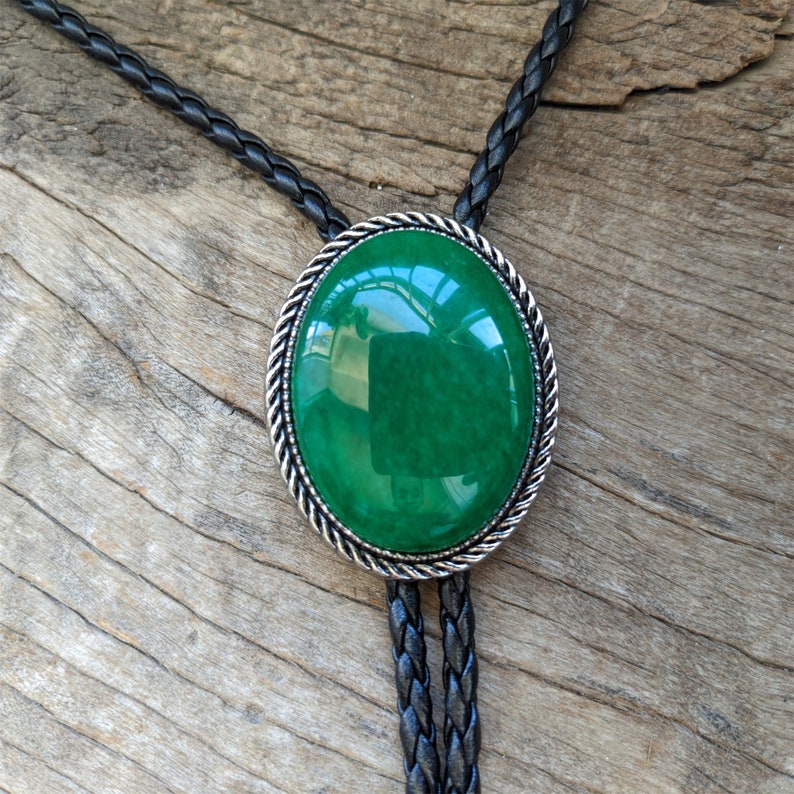 Green Jade Bolo Tie: Silver