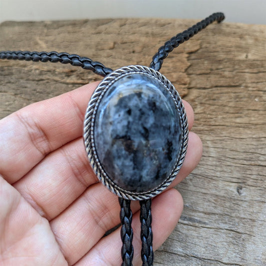Grey Crazy Agate Bolo Tie: Western Cowboy Necklace