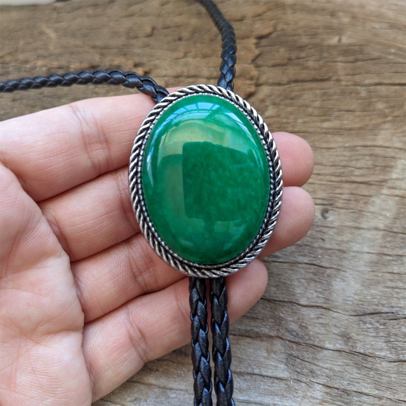 Green Jade Bolo Tie: Silver