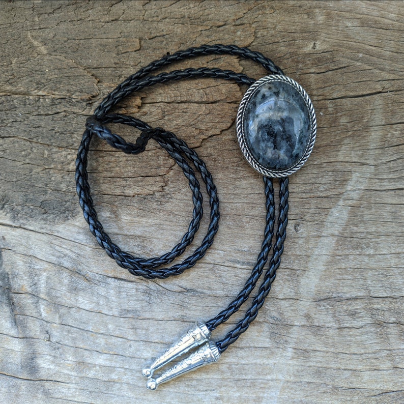 Grey Crazy Agate Bolo Tie: Western Cowboy Necklace
