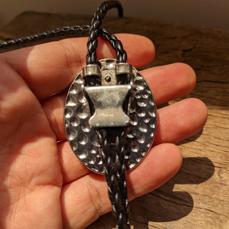 Green Agate Bolo Tie: Silver-Plated Western Cowboy Necktie