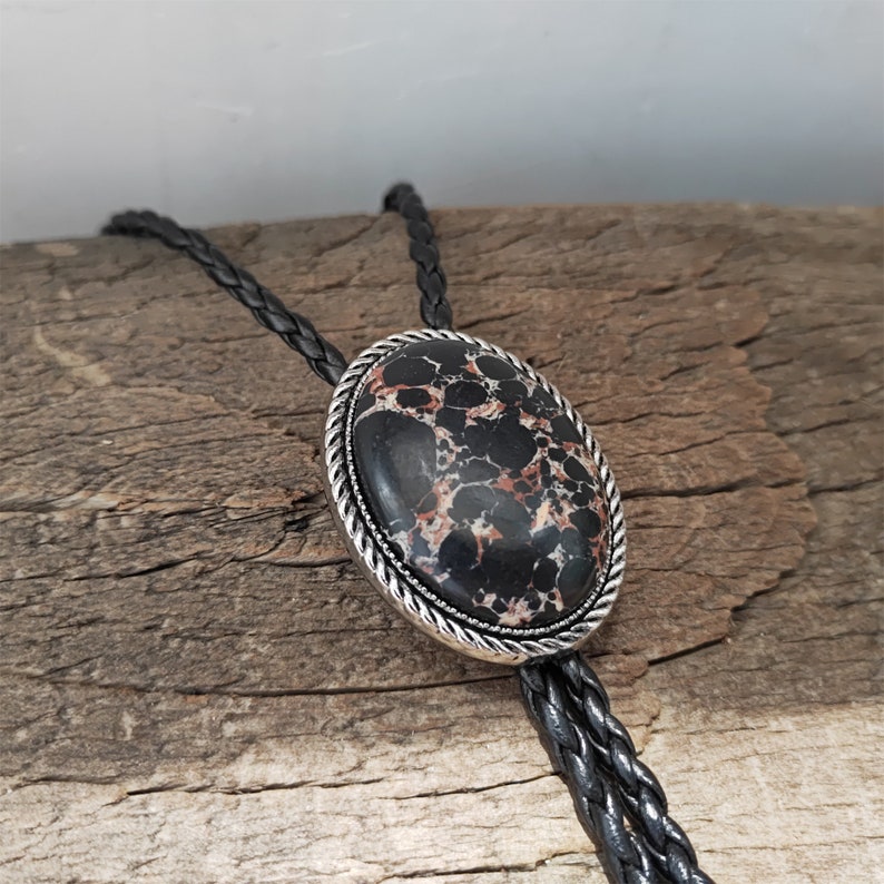 Black Spot Agate Bolo Tie: Western Cowboy Silver-Plated Necklace