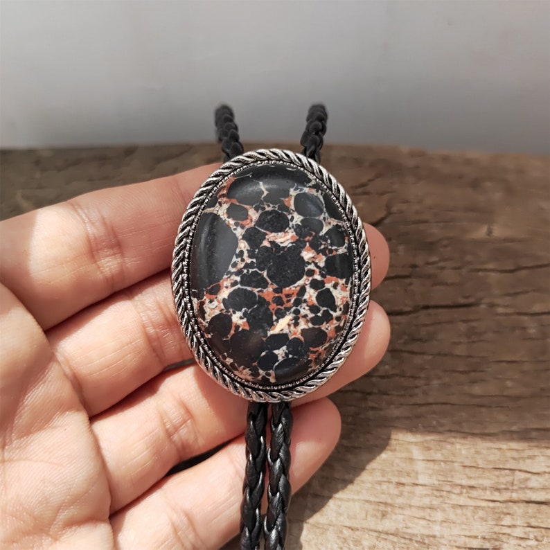 Black Spot Agate Bolo Tie: Western Cowboy Silver-Plated Necklace