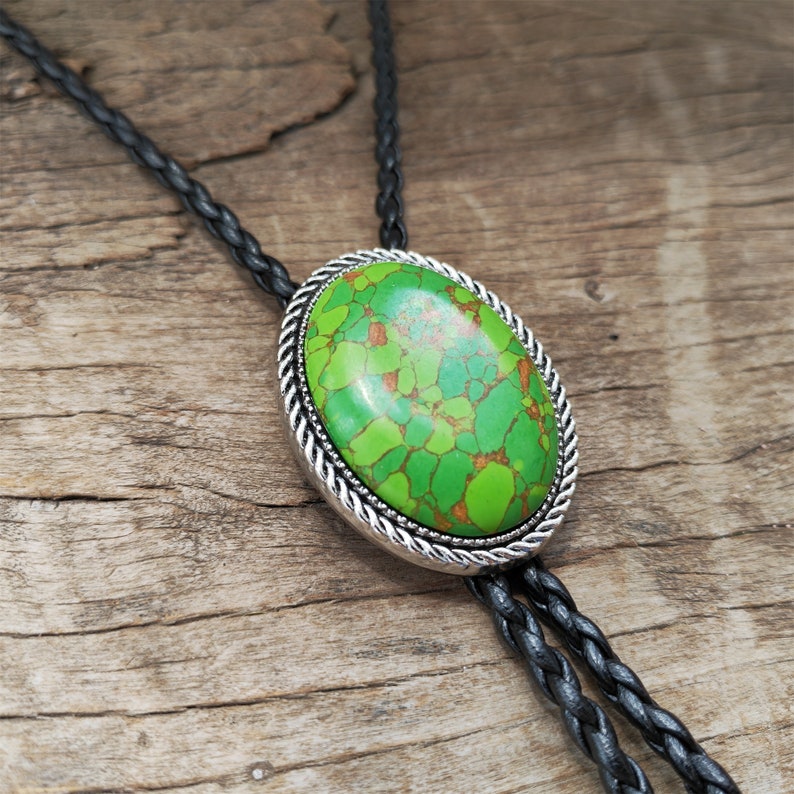 Green Lotus Stone Bolo Tie: Silver-Plated Western Necktie