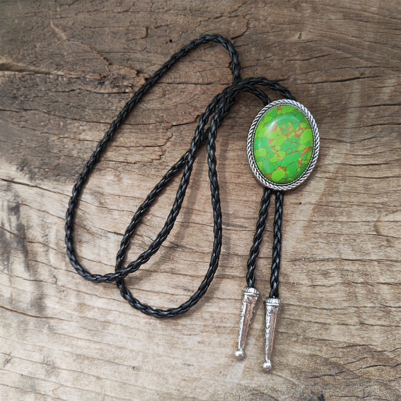 Green Lotus Stone Bolo Tie: Silver-Plated Western Necktie