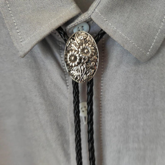 Metal Style Daisy Bolo Tie