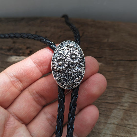 Metal Style Daisy Bolo Tie