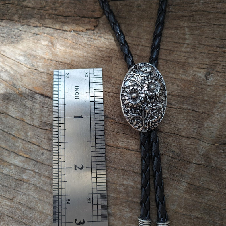 Metal Style Daisy Bolo Tie