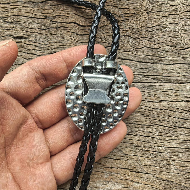 Crystal Agate Bolo Tie: Silver