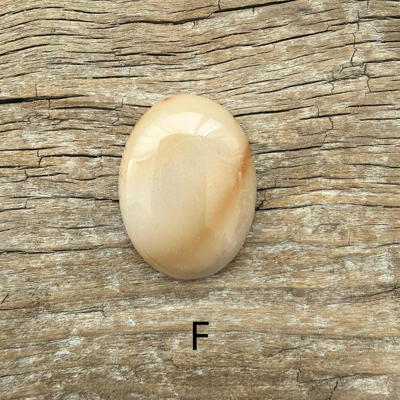 Sandstone Agate Bolo Tie