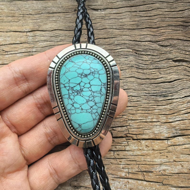 Pear Turquoise Bolo Tie: Silver-Plated Western Cowboy Necktie