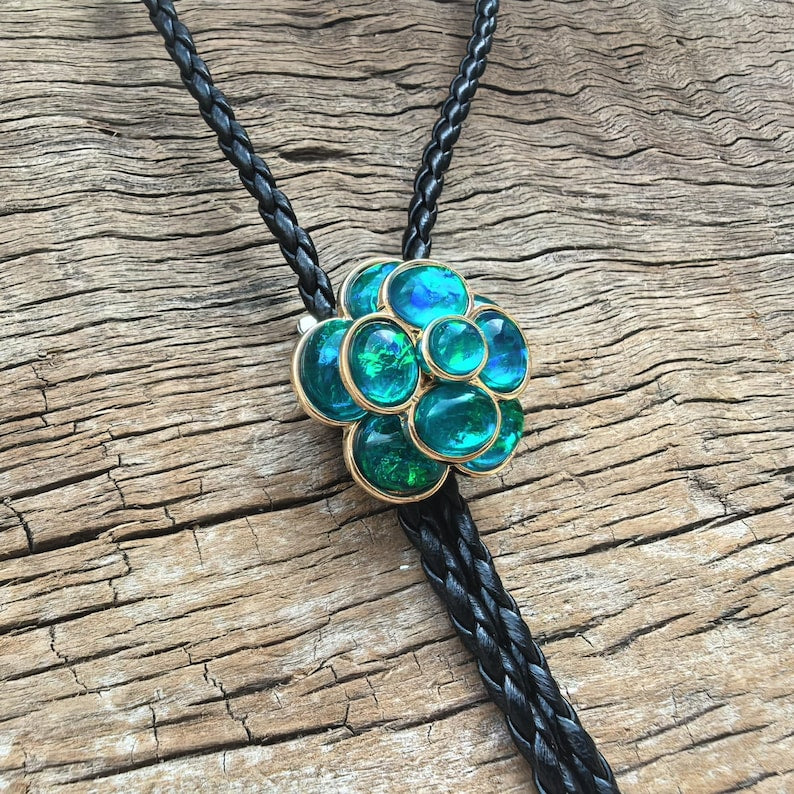 Green Acrylic Flower Bolo Tie: Western Cowboy PU Leather Necklace
