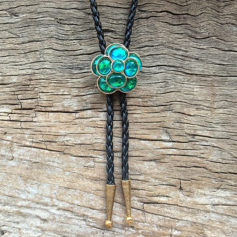 Green Acrylic Flower Bolo Tie: Western Cowboy PU Leather Necklace