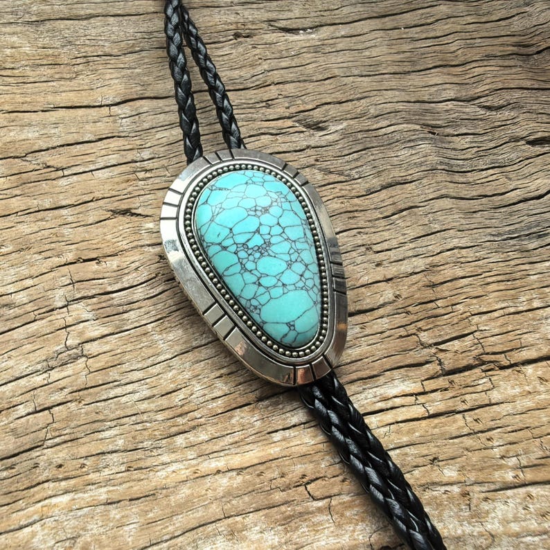 Pear Turquoise Bolo Tie: Silver-Plated Western Cowboy Necktie