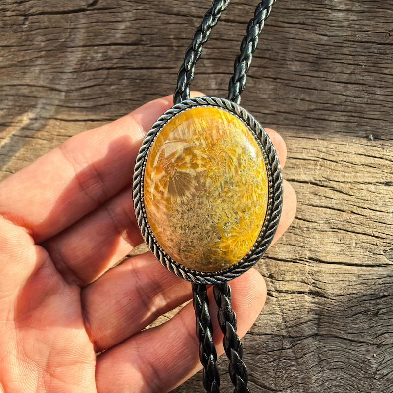 Yellow Crazy Agate Cowboy Bolo Tie: Silver