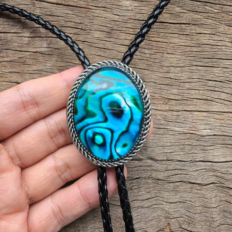 Mysterious Ripples Bolo Tie: Silver