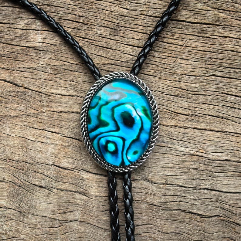 Mysterious Ripples Bolo Tie: Silver