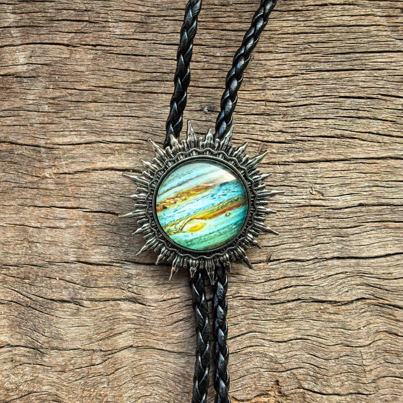 Jupiter Sun Shape Bolo Tie: Silver
