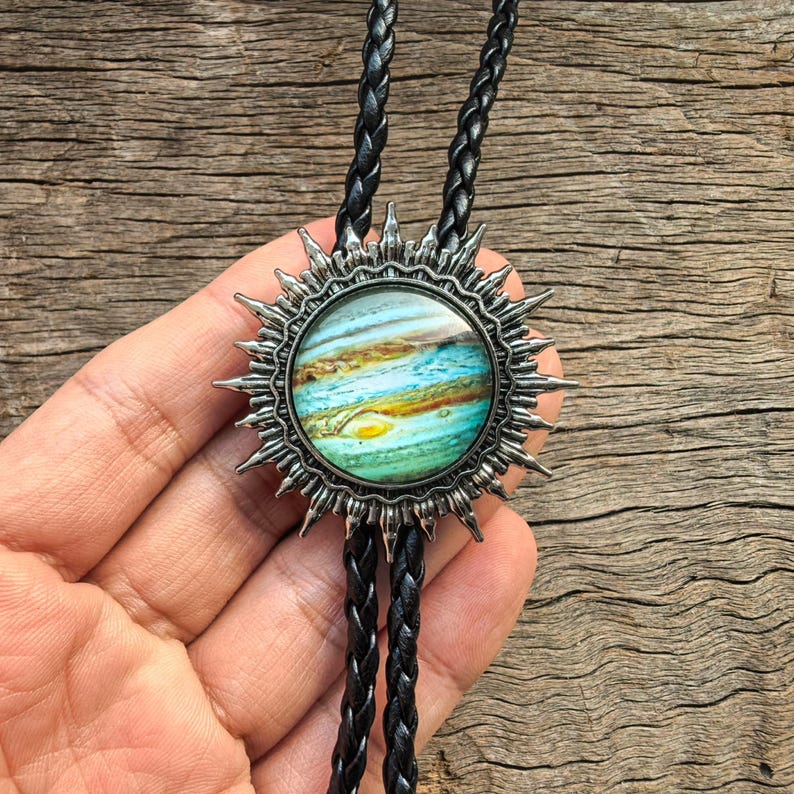 Jupiter Sun Shape Bolo Tie: Silver