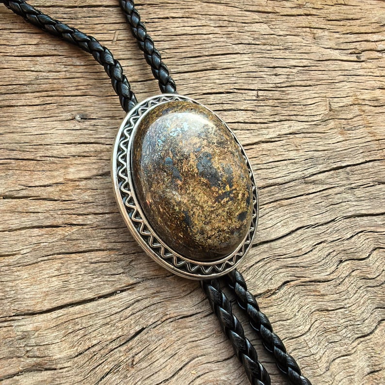 Crazy Agate Bolo Tie: Western Cowboy Necklace