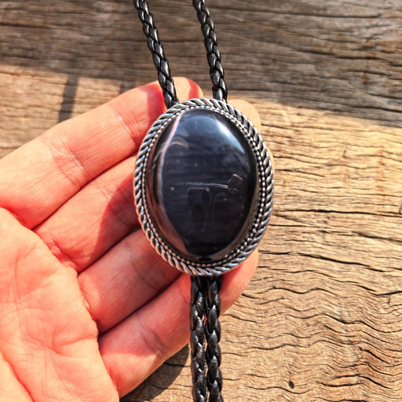 Grey Cat-eye Stone Bolo Tie: Western Cowboy Necktie